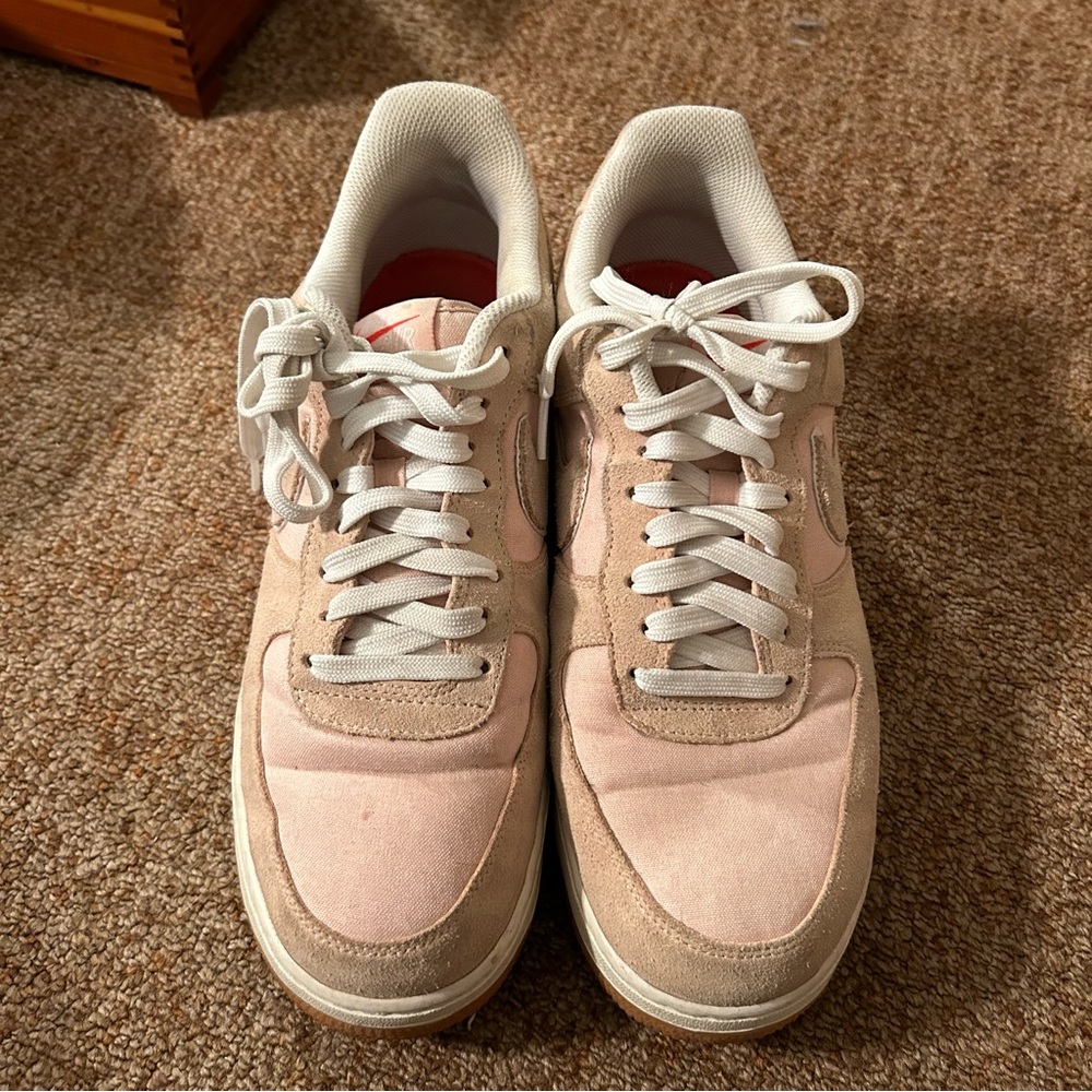 pink nikes